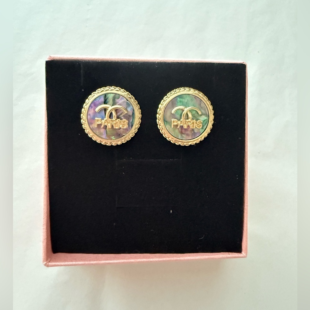NWT Elegant Abalone CC Paris Earrings - Picture 3 of 5